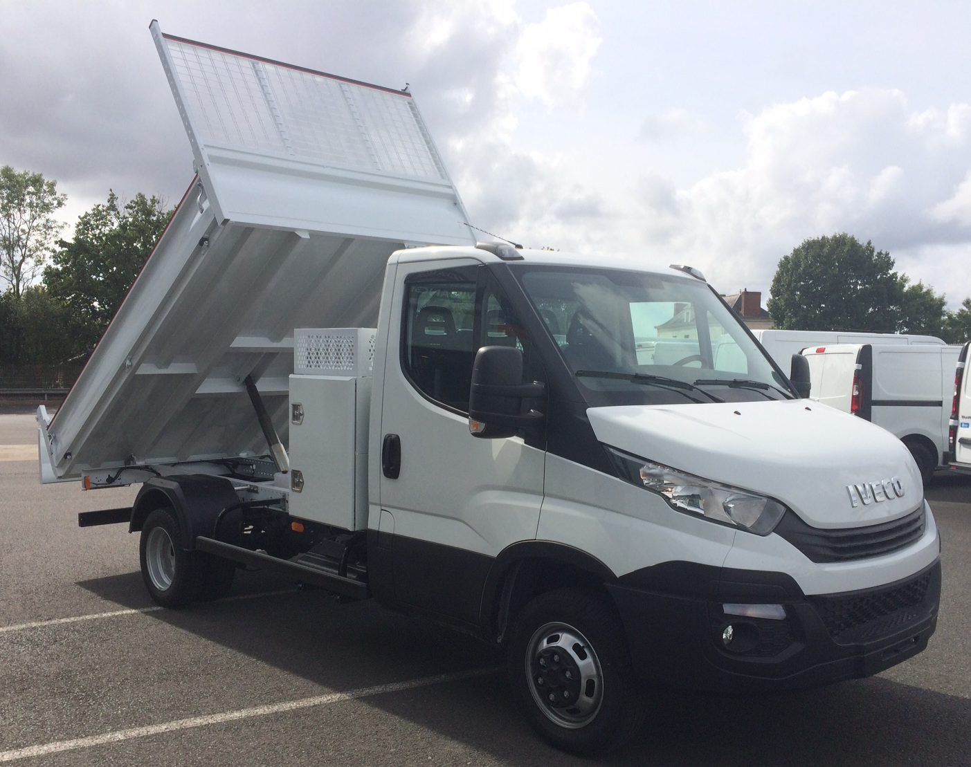 IVECO DAILY CCB 35C15 EMPATTEMENT 3750 TOR benne coffre jpm
