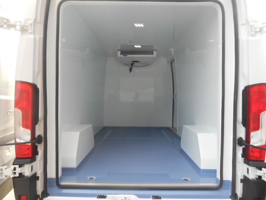 Location d'un utilitaire frigorifique - Fiat Ducato - Vue6