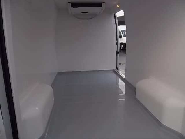 Location d'un utilitaire frigorifique - Peugeot Boxer - Vue6