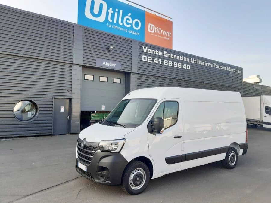 Util'rent - LLD - Fourgon Tole - Fourgon 9 à 11 m3 - Renault Master L2H2 1