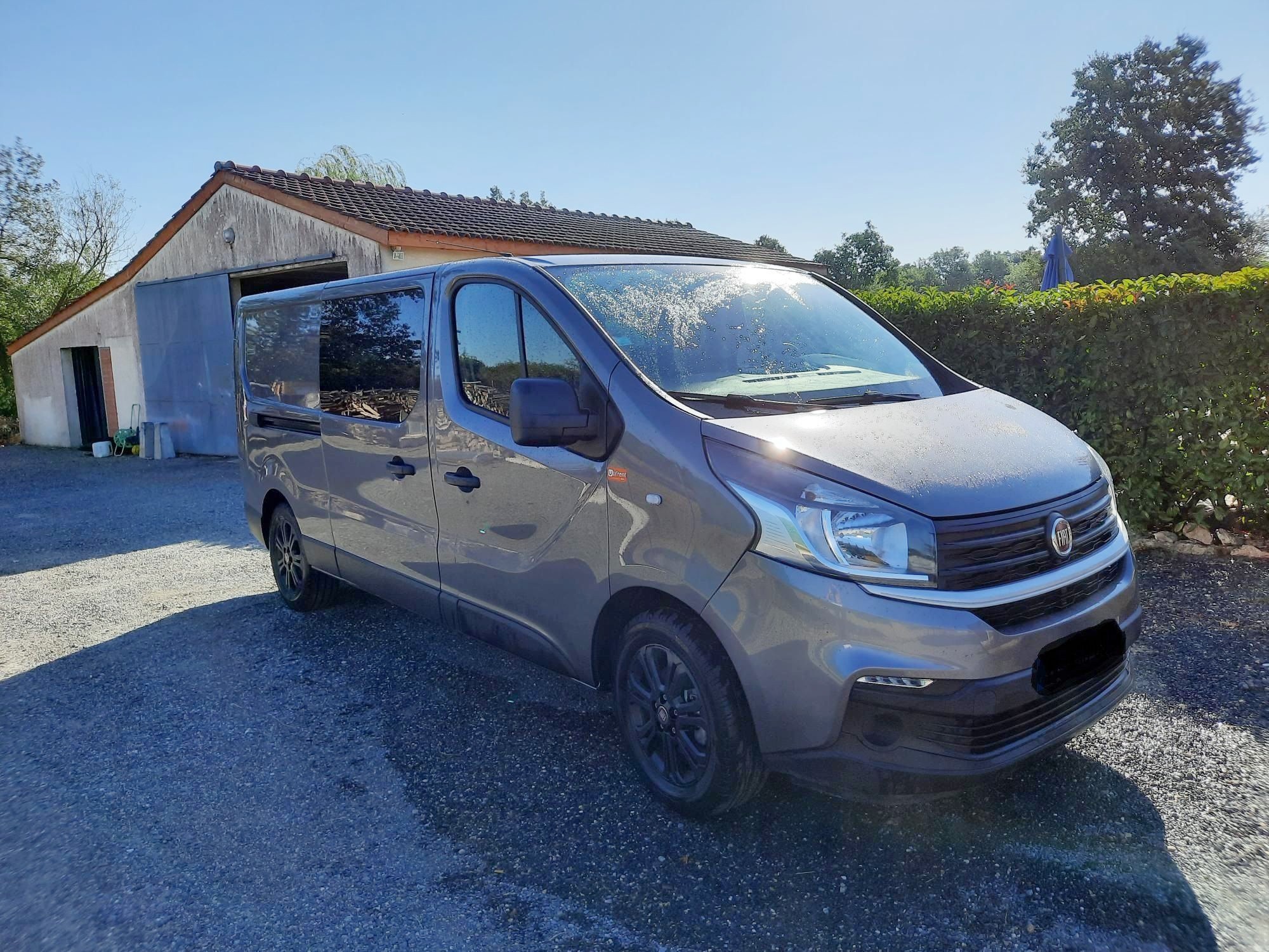 Location en LLD d'un fourgon double cabine Fiat Talento pour un fabricant de meubles à Sarlat-la-Canéda, en Dordogne (24) 4
